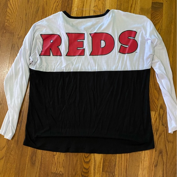 Cincinnati Reds Size XL - Picture 3 of 5